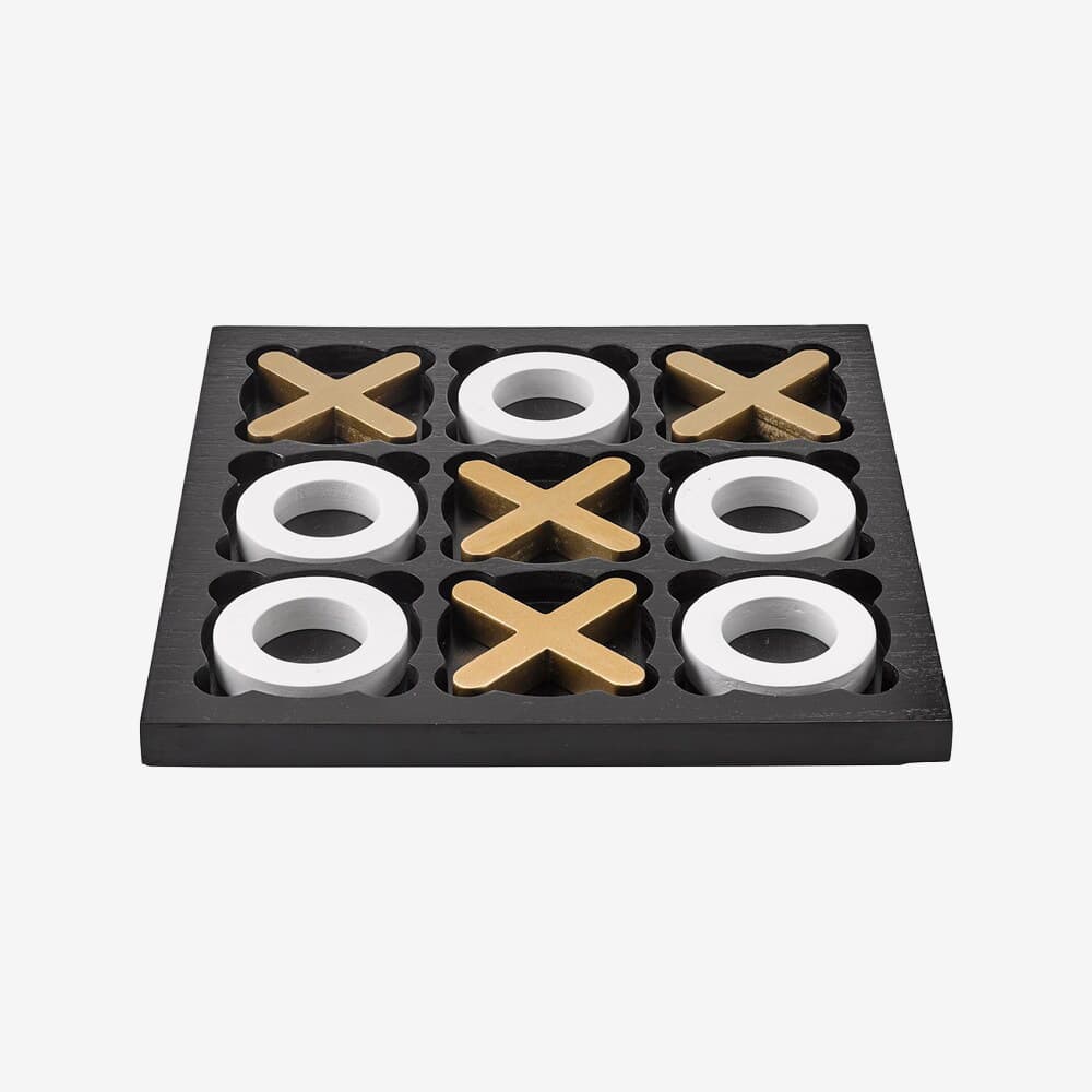 Tic-Tac-Toe-Spielbrett mit goldenen X und weissen O in einem schwarzen Rahmen