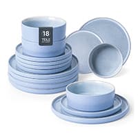 18-teiliges Geschirr-Set in Blau, bestehend aus Tellern und Schüsseln in verschiedenen Größen, auf weißem Hintergrund.