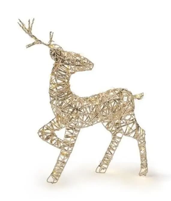 LED-Lichterkette mit warmweißen, kugelförmigen Lampen auf weißem Hintergrund