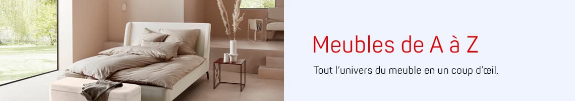 Möbel A-Z – Die ganze Welt der Möbel auf einen Blick. Modernes Schlafzimmer mit großem Bett und stilvollen Dekorationen.