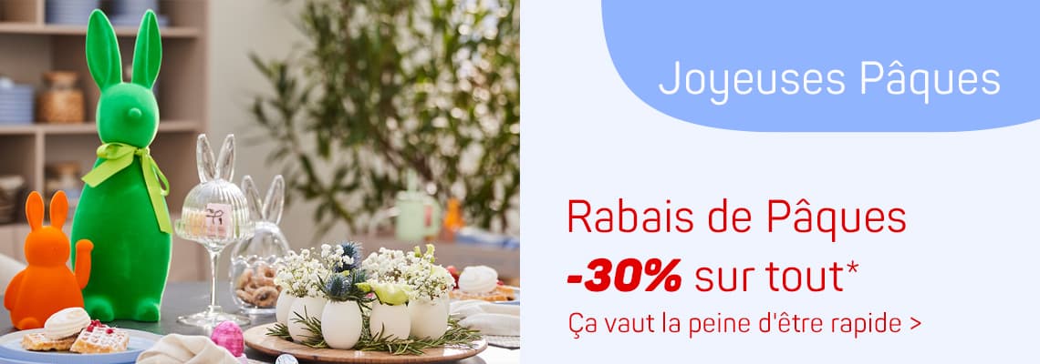Joyeuses Pâques – Rabais de Pâques -30% sur tout – Table décorée avec lapins et centre de table printanier