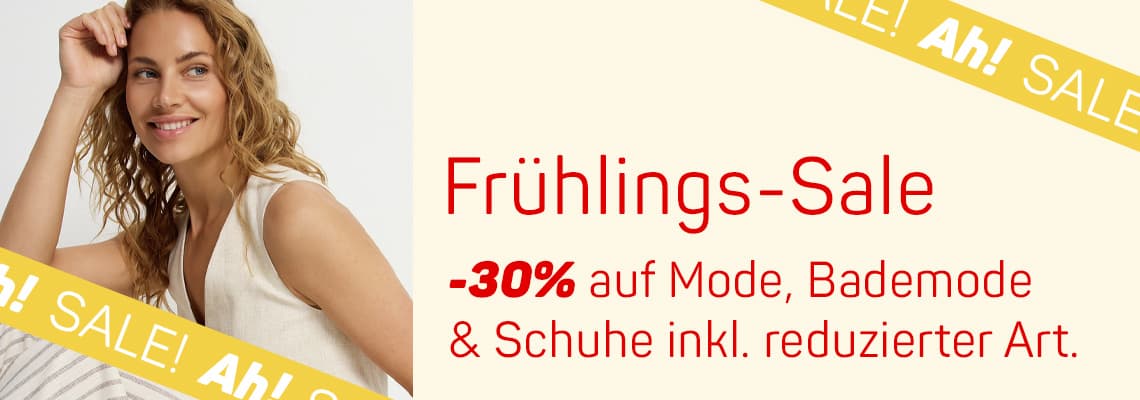 Frühlings-Sale – 30% auf Mode, Bademode und Schuhe, Frau im ärmellosen Oberteil sitzt entspannt neben dem Schriftzug