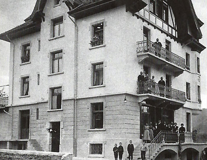 Geschäfts- und Wohnhaus "Hofeck" der Gebrüder Ackermann, um 1909, erbaut 1908.