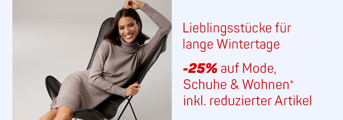 -25% auf Mode, Schuhe & Wohnen – Frau in grauem Pulloverkleid lehnt sich auf einem Stuhl zurück.
