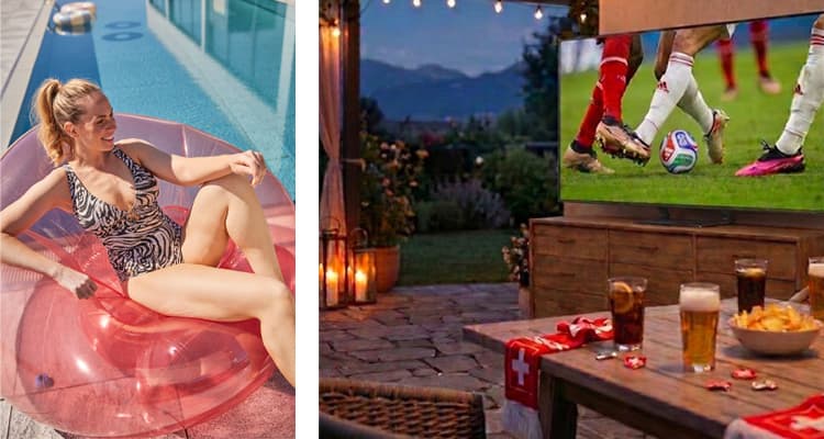 Frau im Badeanzug auf rosa Luftsessel am Pool und Terrasse mit großem Fernseher, auf dem ein Fußballspiel läuft